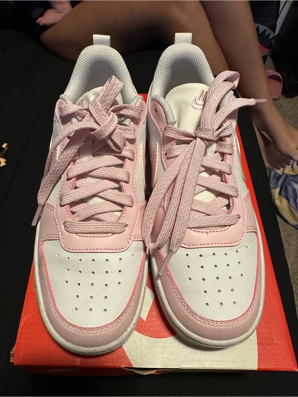 Nike Girls White and Pink Low-Top Sneakers